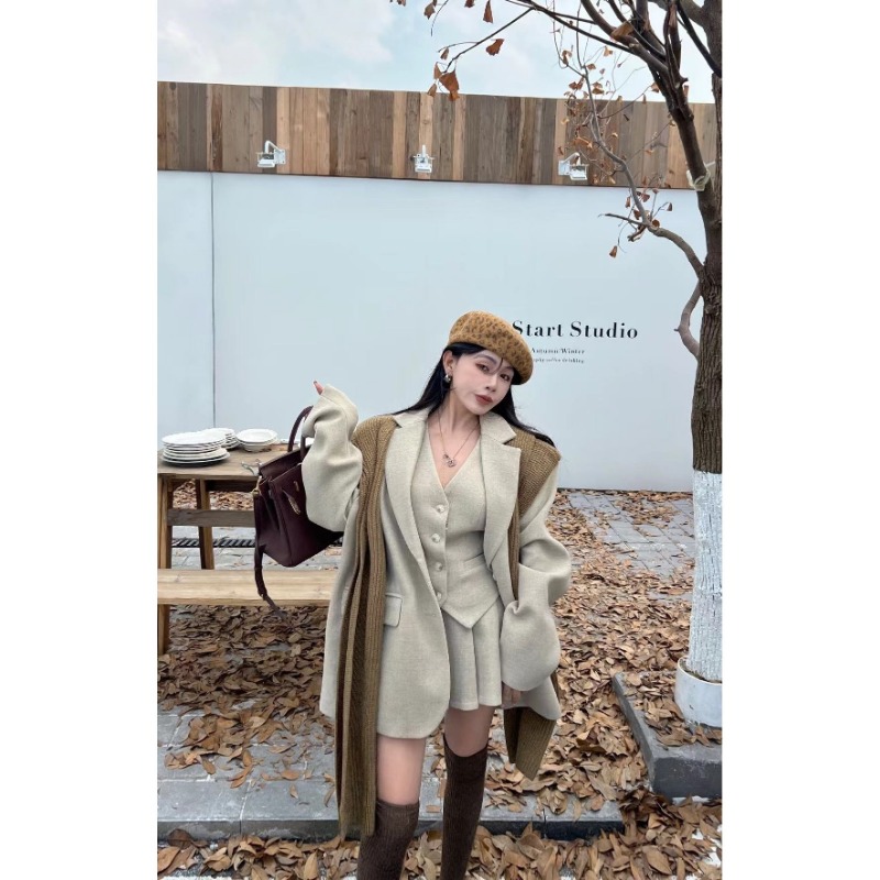 طقم نسائي فاخر من ثلاث قطع من  - مراجعة Winter Clothing For Sale وسعره